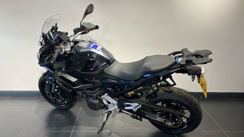 BMW F900 XR